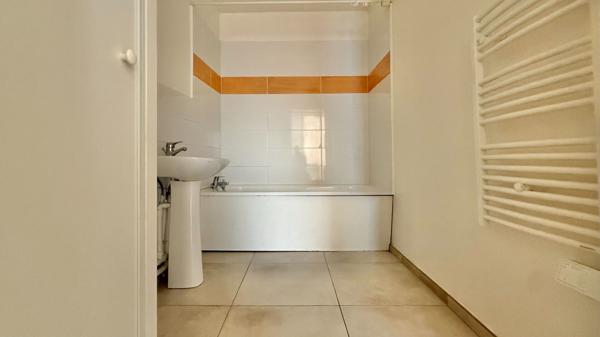 Appartement Corbeil Essonnes 2 pièce(s) 40.10 m2