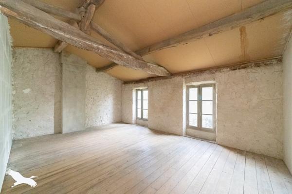 Maison à vendre |  Saint-Savin |  5 pièces | 200 m²