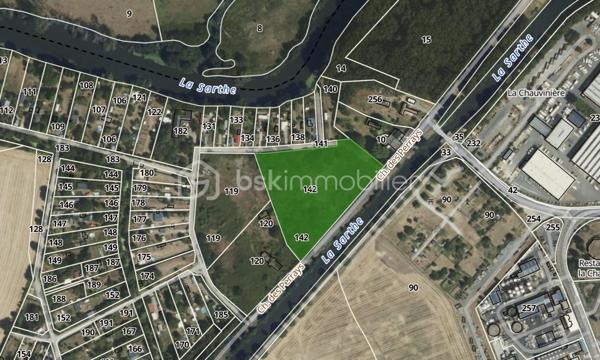 Terrain industriel de 10 138 m²