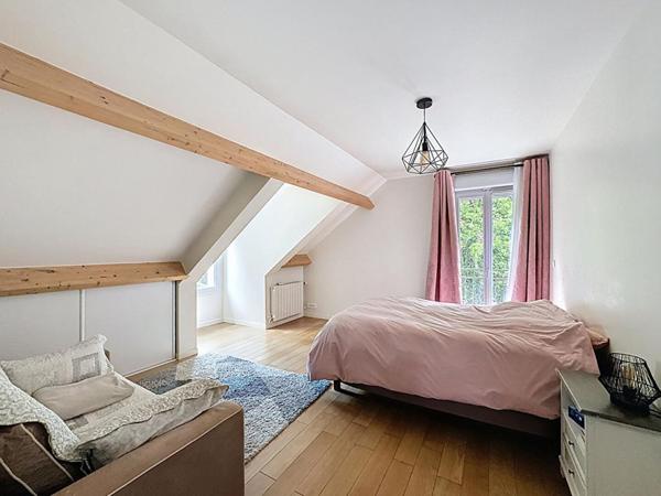 PROPRIÉTÉ D'EXCEPTION -  241m2 -  SPA PRIVATIF  de 93m2 en plus - SANS VIS-À-VIS  DPE C - LISIÈRE DU BOIS
