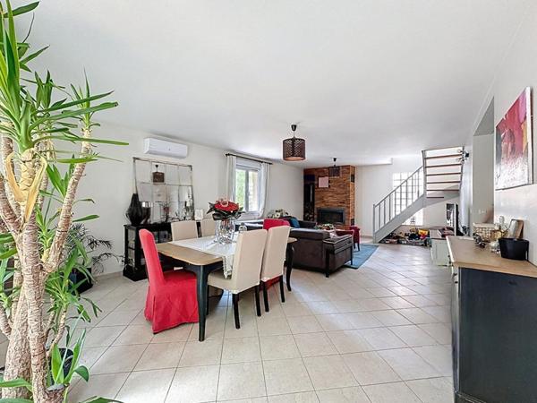PROPRIÉTÉ D'EXCEPTION -  241m2 -  SPA PRIVATIF  de 93m2 en plus - SANS VIS-À-VIS  DPE C - LISIÈRE DU BOIS