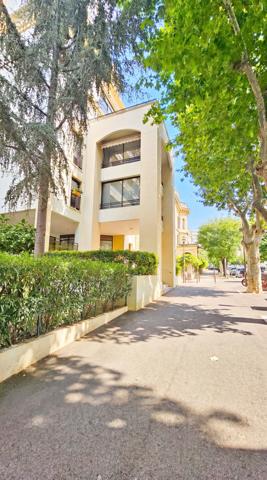 AJACCIO Cours Général Leclerc - Spacieux T3 rénové Ajaccio (20000)