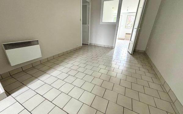 Maison à vendre    3 pièces • 79 m2 Saint-Quentin