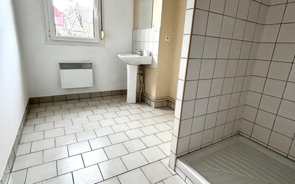 Maison à vendre    3 pièces • 79 m2 Saint-Quentin