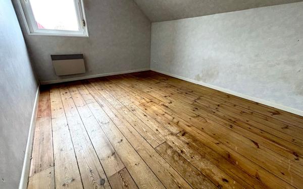 Maison à vendre    3 pièces • 79 m2 Saint-Quentin