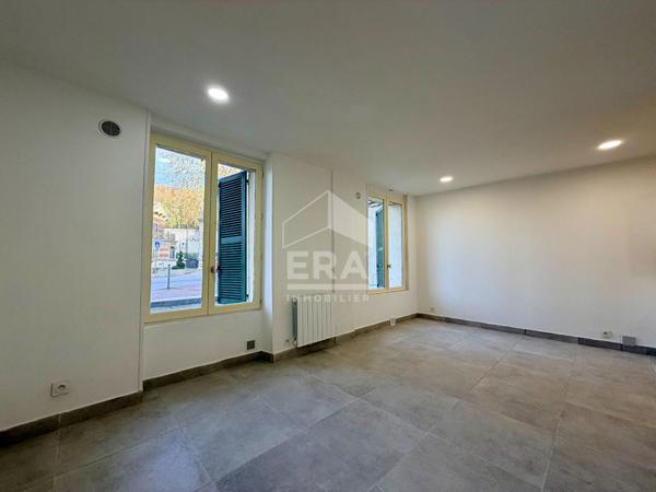 EXCLUSIVITÉ - Studio rénové 26 m² - Résidence sécurisée - Proximité commerces et transports