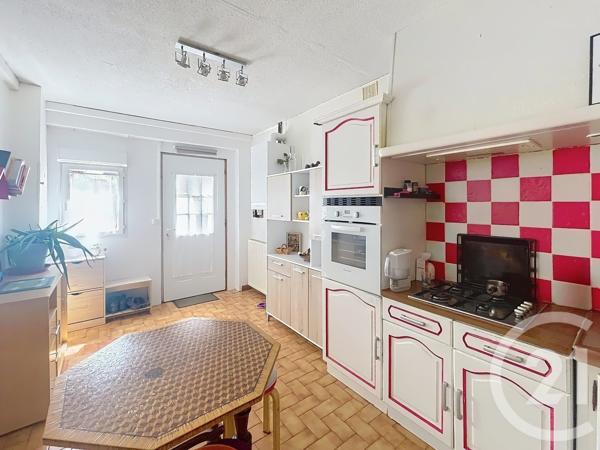 Maison à vendre  3 pièces - 77 m 2   SOYAUX  - 16