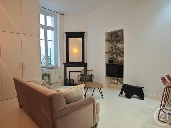 Maison à vendre  3 pièces - 77 m 2   SOYAUX  - 16