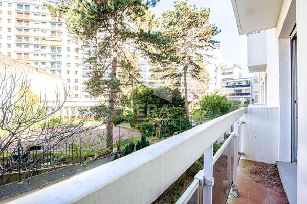 PARIS 12 - DAUMESNIL- Appartement 4 pièces avec Balcon