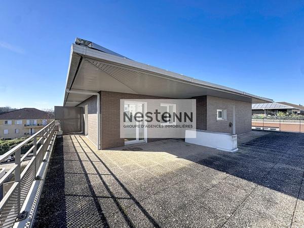 Appartement 2 pièces 44 m² en dernier étage - Terrasse privative de 72 m² - Place de parking en sous-sol