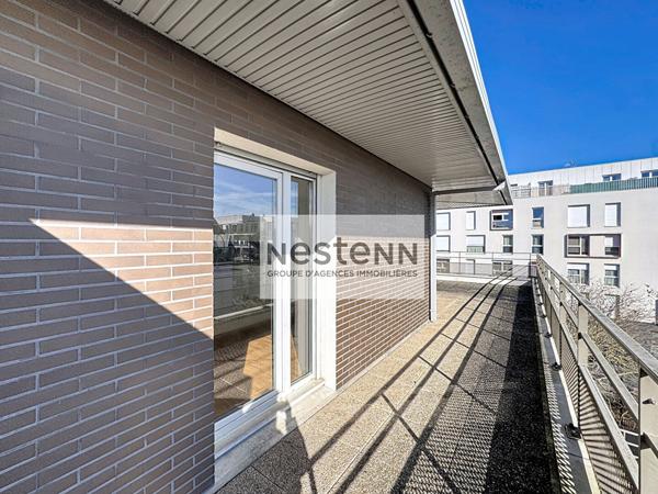 Appartement 2 pièces 44 m² en dernier étage - Terrasse privative de 72 m² - Place de parking en sous-sol