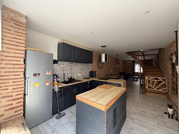 47110 SAINTE LIVRADE SUR LOT Maison de ville rénovée à Ste Livrade