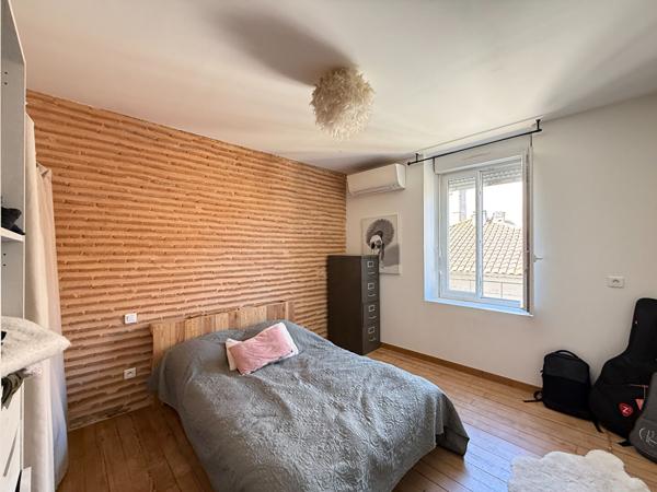 47110 SAINTE LIVRADE SUR LOT Maison de ville rénovée à Ste Livrade