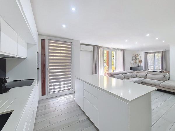 Appartement Marseille 3 pièce(s) 81.22 m2