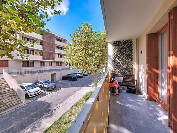 Appartement Marseille 3 pièce(s) 81.22 m2