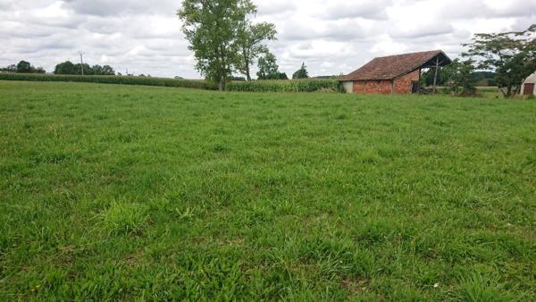 Sault de Navailles terrain plat constructible de 2361m2