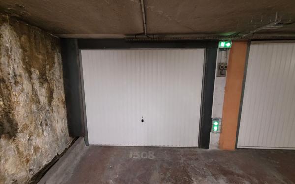 Stationnement à vendre    Nice