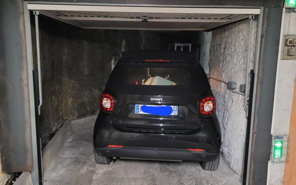 Stationnement à vendre    Nice