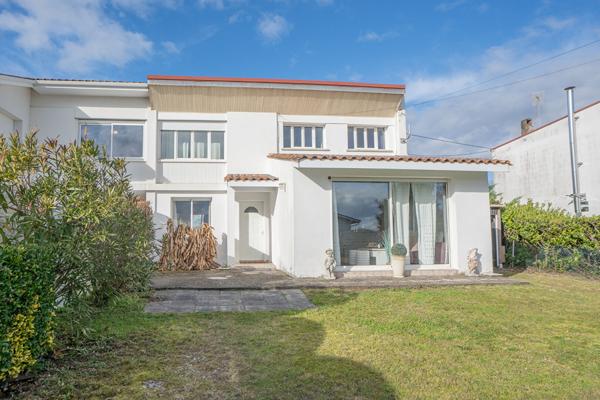 Maison Maison Familiale - 142.46 m2 - 5 Chambres - Saint-Médard-en-Jalles 142.46 m²