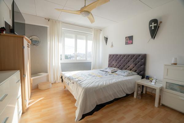 Maison Maison Familiale - 142.46 m2 - 5 Chambres - Saint-Médard-en-Jalles 142.46 m²