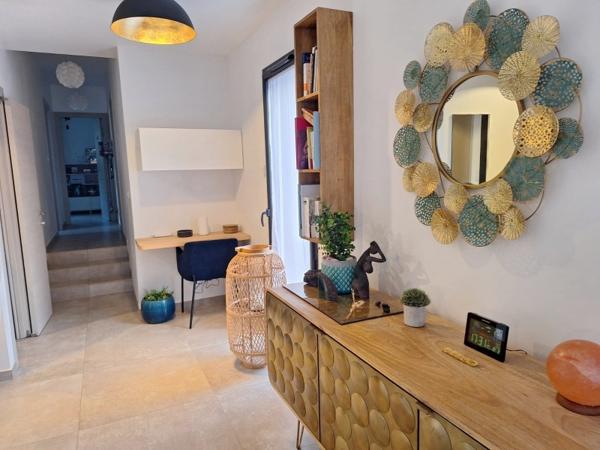 Villa contemporaine T5 récente 230 M2 proche d' AJACCIO  Mezzavia (20167)