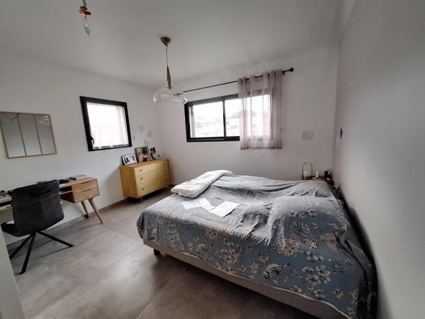 Villa contemporaine T5 récente 230 M2 proche d' AJACCIO  Mezzavia (20167)