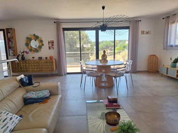 Villa contemporaine T5 récente 230 M2 proche d' AJACCIO  Mezzavia (20167)