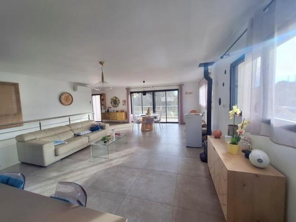 Villa contemporaine T5 récente 230 M2 proche d' AJACCIO  Mezzavia (20167)