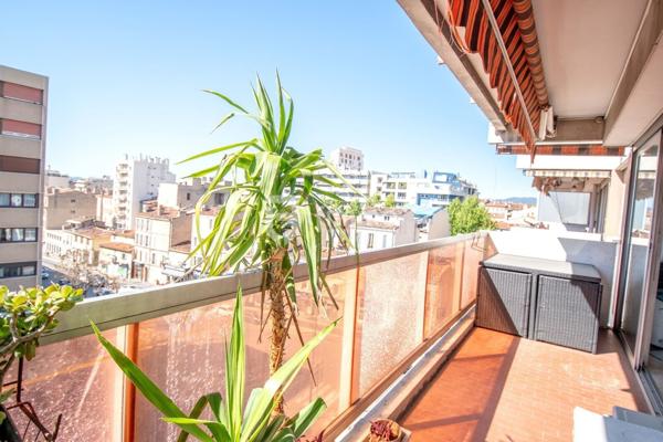 13006/ Appartement traversant/ Terrasse