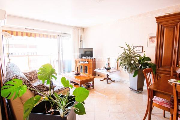 13006/ Appartement traversant/ Terrasse