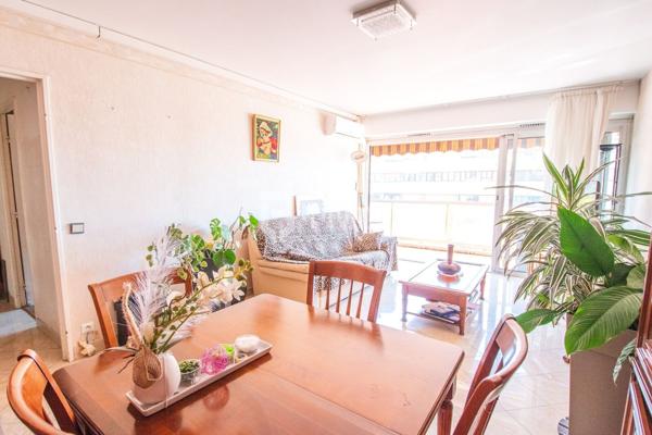 13006/ Appartement traversant/ Terrasse