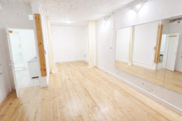 Local commercial 3 pièces 97 m2
