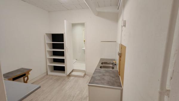 Local commercial 3 pièces 97 m2