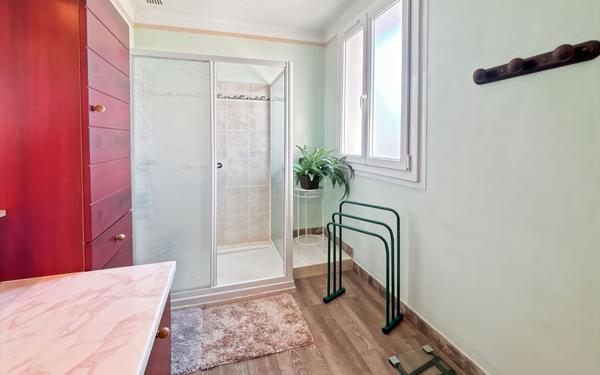 Maison à vendre    5 pièces •  Château-Arnoux-Saint-Auban