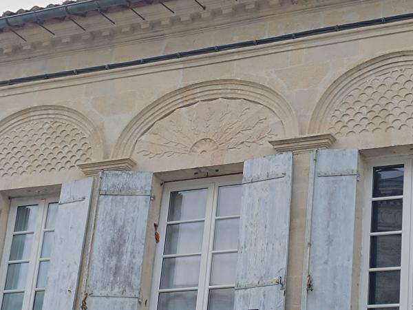 Maison de charme de 250 m² avec piscine sur 4000 m² de terrain – Un cadre de vie privilégié à Coutras (33230)