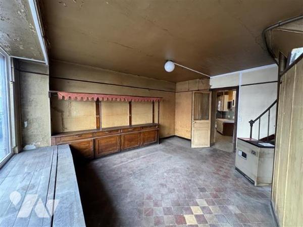 15 Rue Durantin, dans le prolongement de la Place des Abbesses,