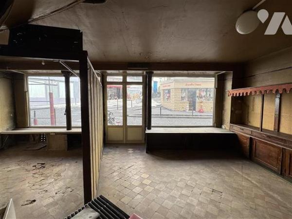 15 Rue Durantin, dans le prolongement de la Place des Abbesses,