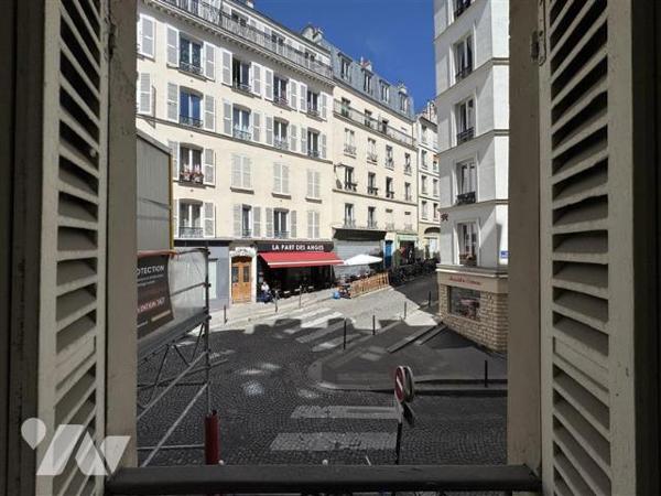 15 Rue Durantin, dans le prolongement de la Place des Abbesses,