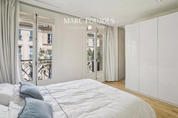 Paris Ier Victoires / Louvre : appartement d’angle rénové meuble 95 m²