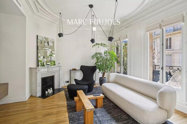 Paris Ier Victoires / Louvre : appartement d’angle rénové meuble 95 m²