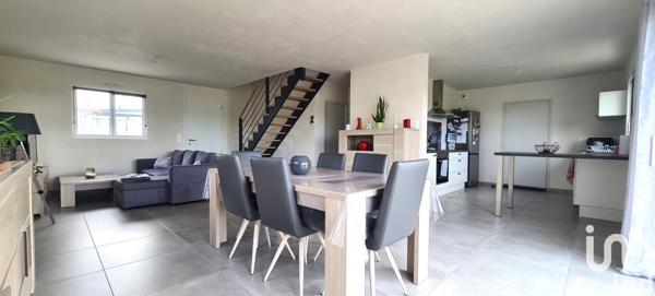 Maison 5 pièces de 110 m² à Marzan (56130)