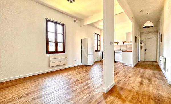 APPARTEMENT TYPE 4 RENOVE VUE MONT D'OR AU CENTRE VILLE AVEC CAVE