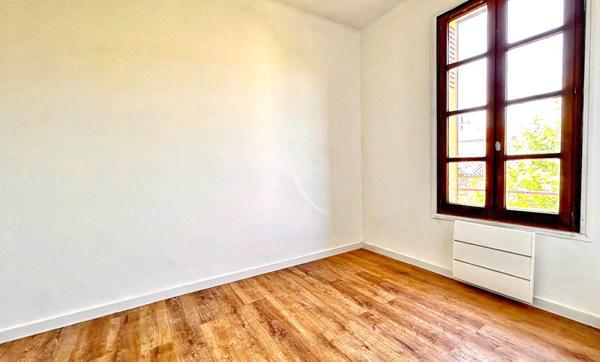 APPARTEMENT TYPE 4 RENOVE VUE MONT D'OR AU CENTRE VILLE AVEC CAVE