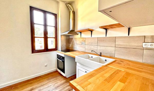 APPARTEMENT TYPE 4 RENOVE VUE MONT D'OR AU CENTRE VILLE AVEC CAVE