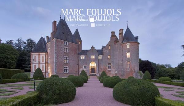 SOLOGNE – château en parfait état, parc 18 HA – 1h45 de Paris