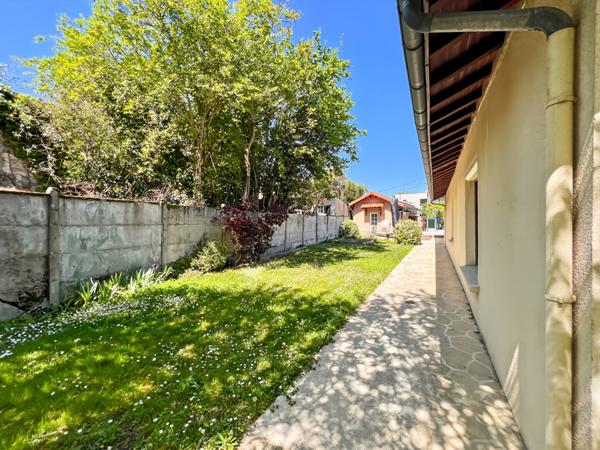 Maison plain pied  6 pièces à  Bordeaux- Caudéran