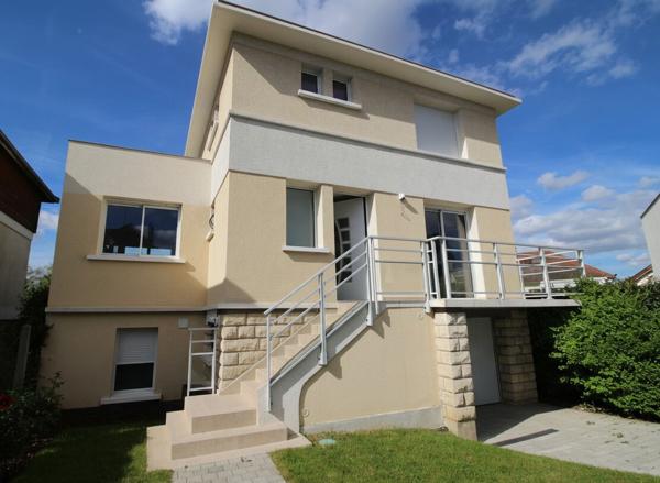 MASSY VILLAINE Maison Massy 5 pièce(s) - 4 chambres + bureau - garage