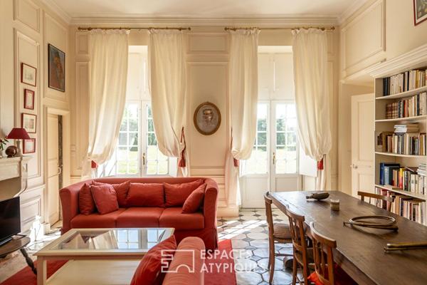 Grandeur et perspectives: château de caractère avec piscine et dépendances