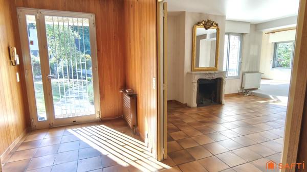 Une maison entourée de verdure, à vous d’en écrire la suite