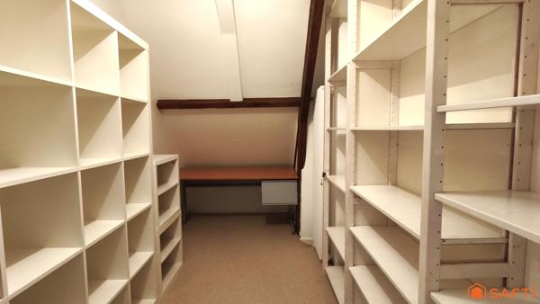 Une maison entourée de verdure, à vous d’en écrire la suite